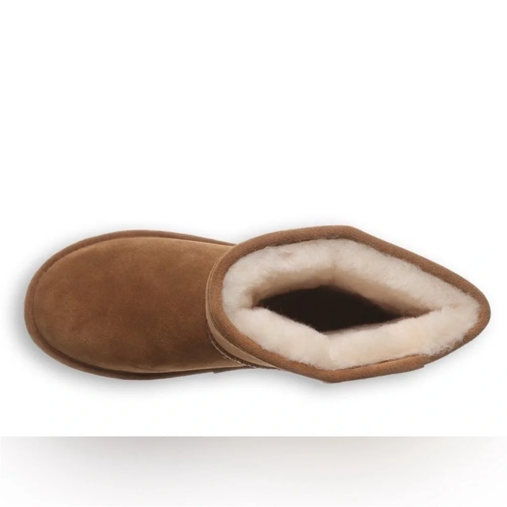 Bearpaw Women's Elle Short Hickory Suede  Boots . Size 8
